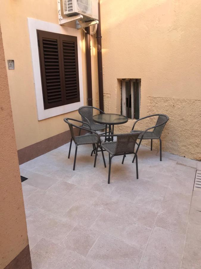 Novalja City Central Apartments Exterior foto